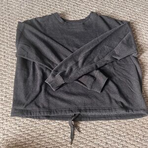 Cropped grey sweatshirt